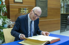 Prof. PRz Ł. Byczyński,