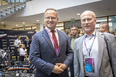 Od lewej: dr inż. K.Ożóg, Prof. J. Sęp,