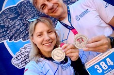 Beata i Maciej z medalami po biegu Pratt&Whitney