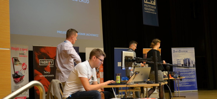[VIDEO] Connected cars i inne nowinki technologiczne na rzeszowskim ITAD 2016